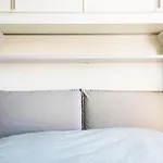 Modern 1 Bedroom Flat Metro Stop