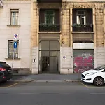 Modern 1 Bedroom Flat Metro Stop