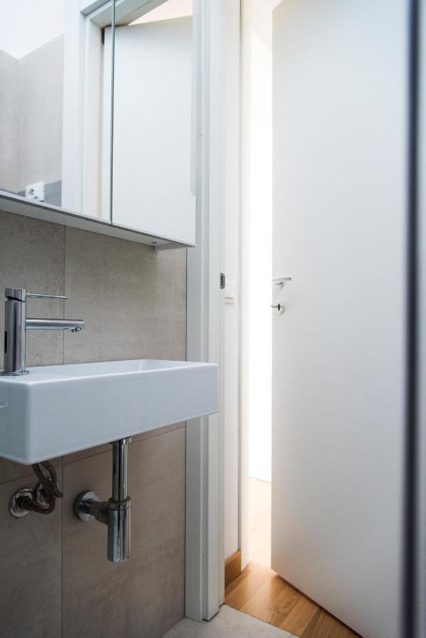 Modern 1 Bedroom Flat Metro Stop