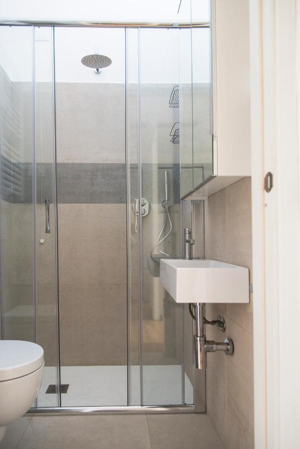 Modern 1 Bedroom Flat Metro Stop